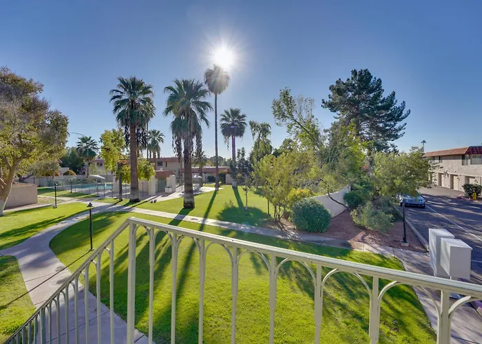 8 Mi To Airport: W/ Pool Access