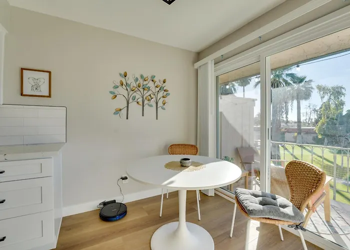 Сasa de vacaciones 8 Mi To Airport: W/ Pool Access